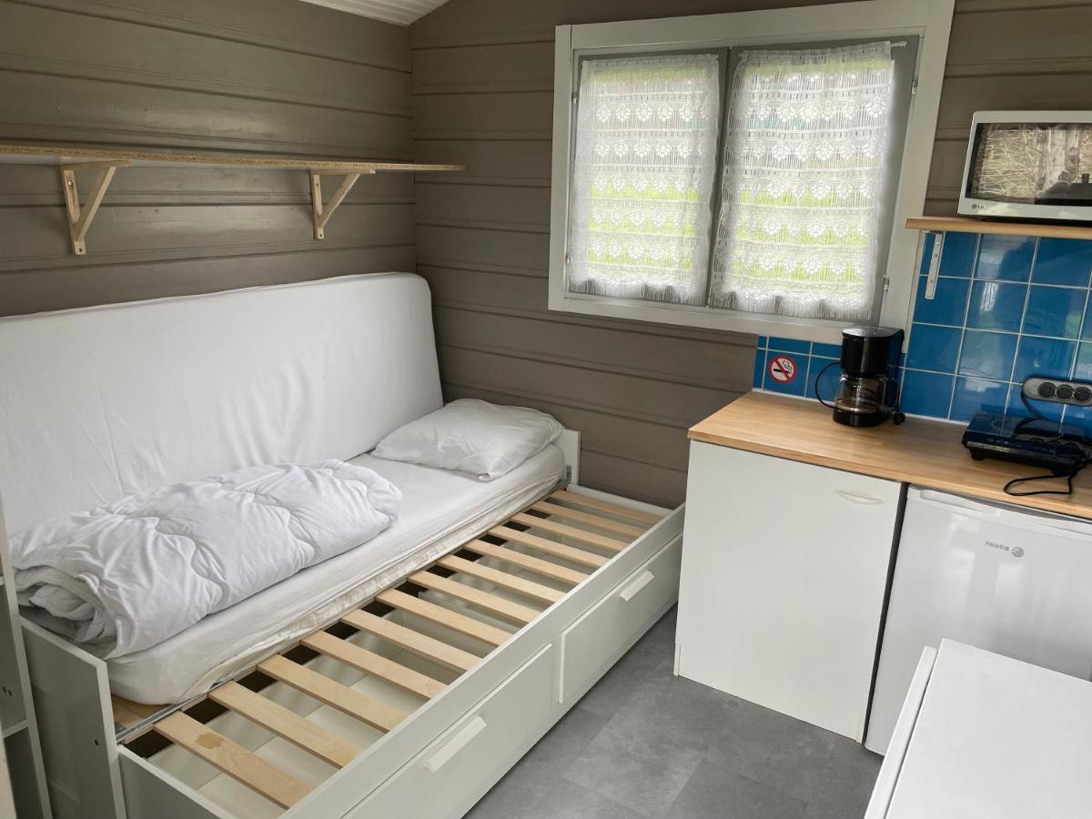 Saint-Sornin-Lavolps Camping Les Etoiles מראה חיצוני תמונה