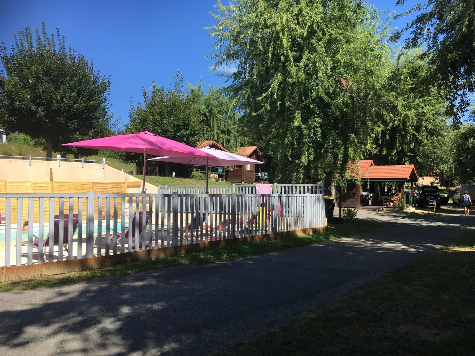 Saint-Sornin-Lavolps Camping Les Etoiles מראה חיצוני תמונה