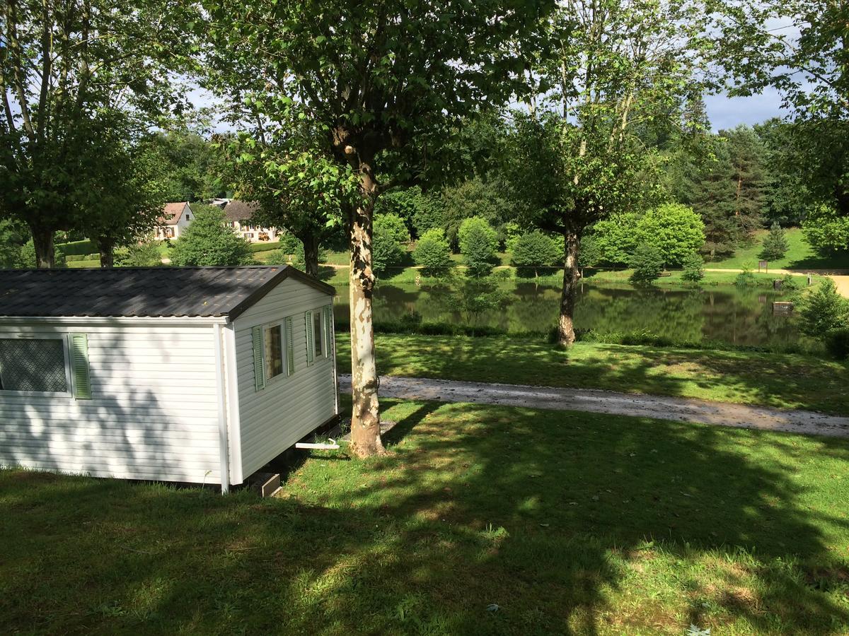 Saint-Sornin-Lavolps Camping Les Etoiles מראה חיצוני תמונה